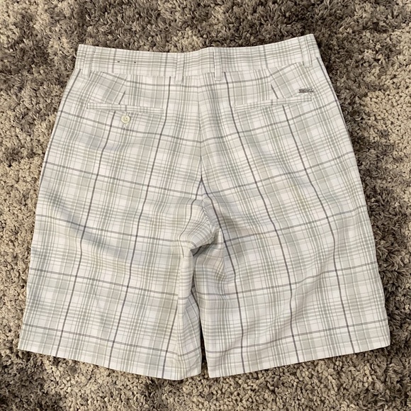 Greg Norman Shorts Size 34. Used once. - Picture 2 of 5